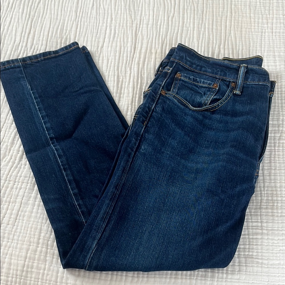 Dark Blue Levi Jeans